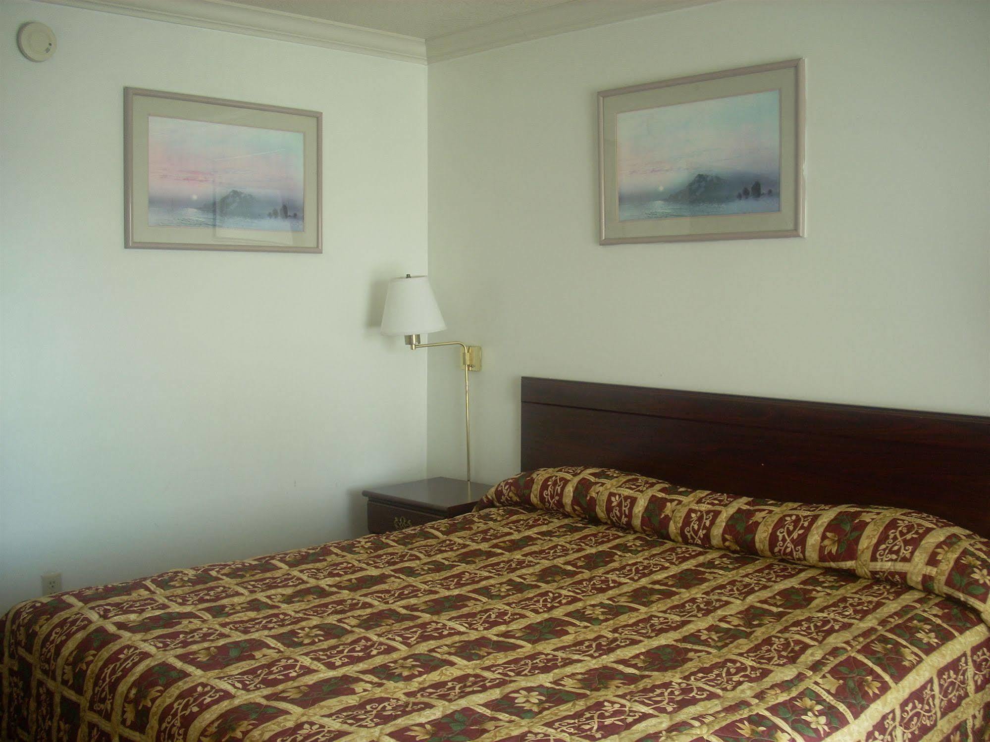 Economy Inn Monterey Seaside Dış mekan fotoğraf